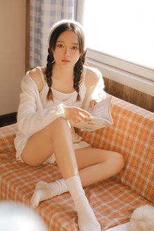 小娇乳H边走边欢1V1视频国产